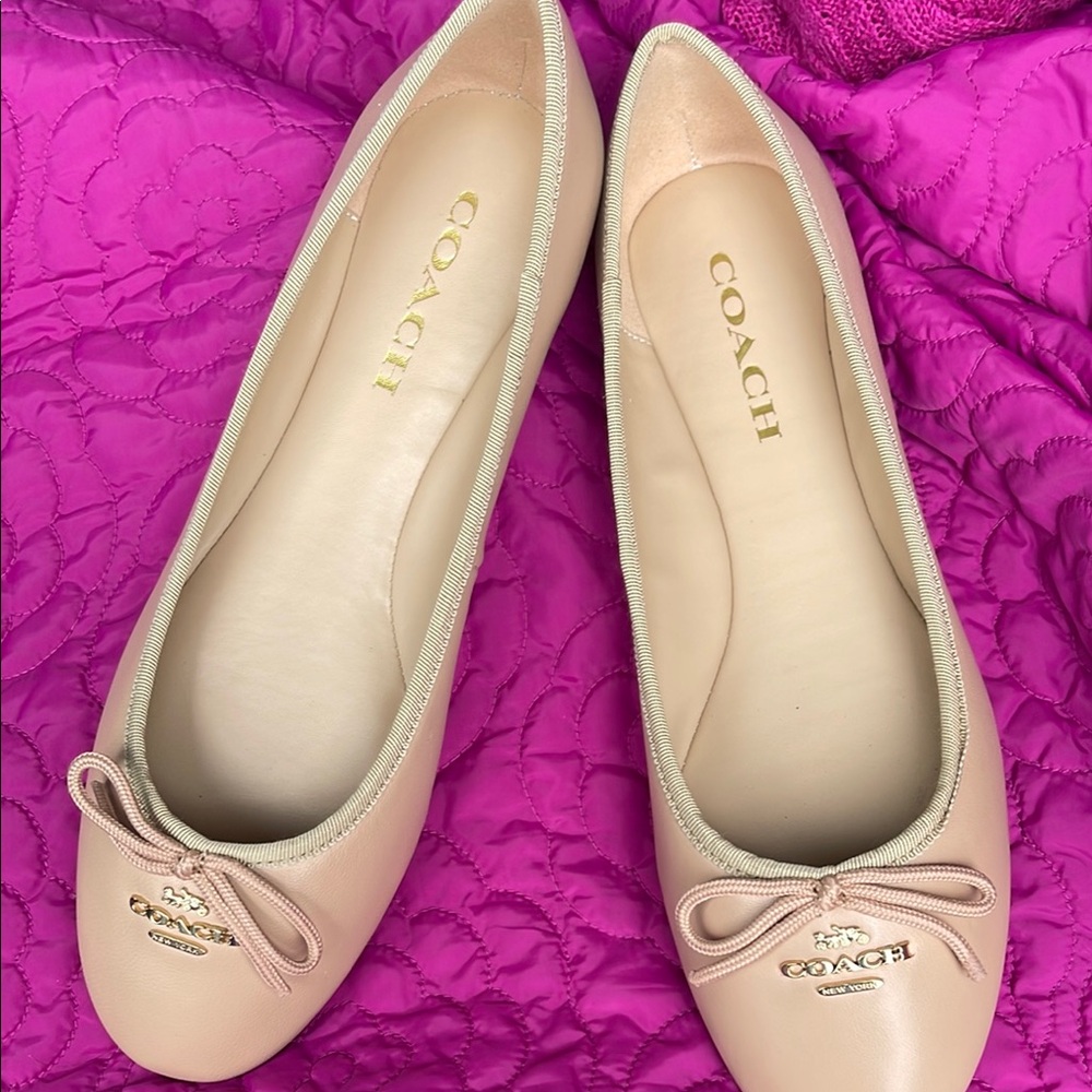 Coach Women's Tan Ballet Flats size 8.5- NWOT